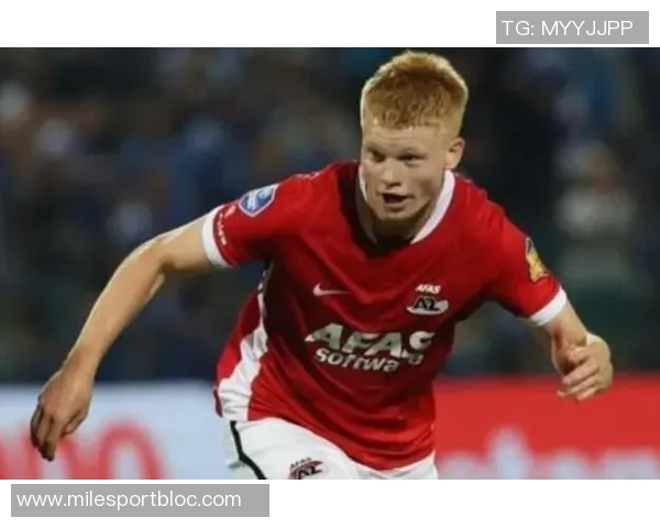 皇马追逐阿尔克马尔19岁中场斯米特面临纽卡竞争压力