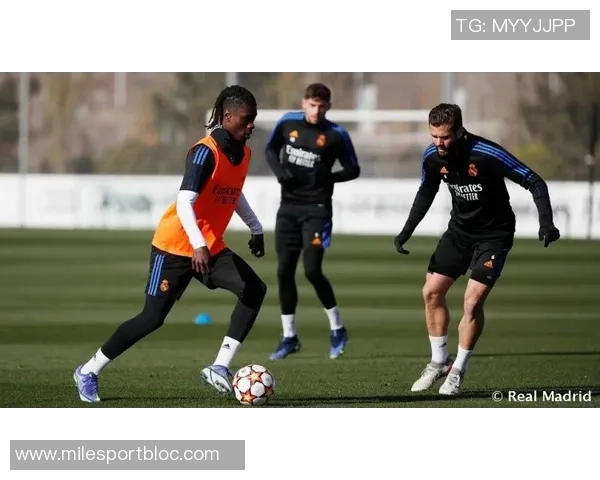 穆西亚拉复出在即今日参与球队部分训练备战新赛季