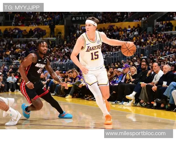 火箭队本季进攻效率超越联盟平均值9分创新世纪以来第二高力压15至16赛季勇士队